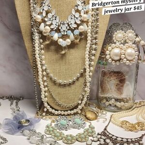 Elegant Silver and Pearl Necklace Set